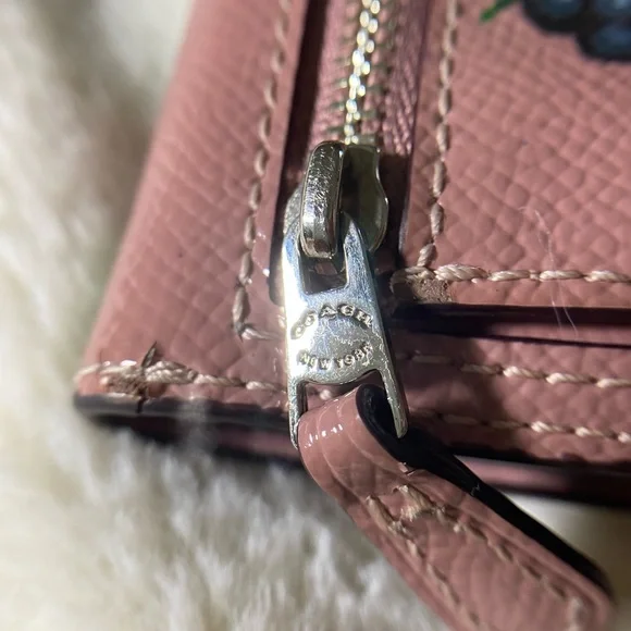 Hand Painted Peacock Pink Leather Coach Wallet - Picture 11 of 16